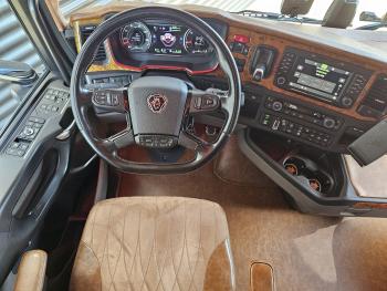 R590 V8 6X4 / 2 TANKS / NL TRUCK! 80T